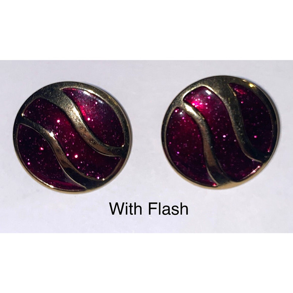Avon Vintage Red Sparkle Enamel Gold Tone Round Clip On Earrings - Picture 8 of 9